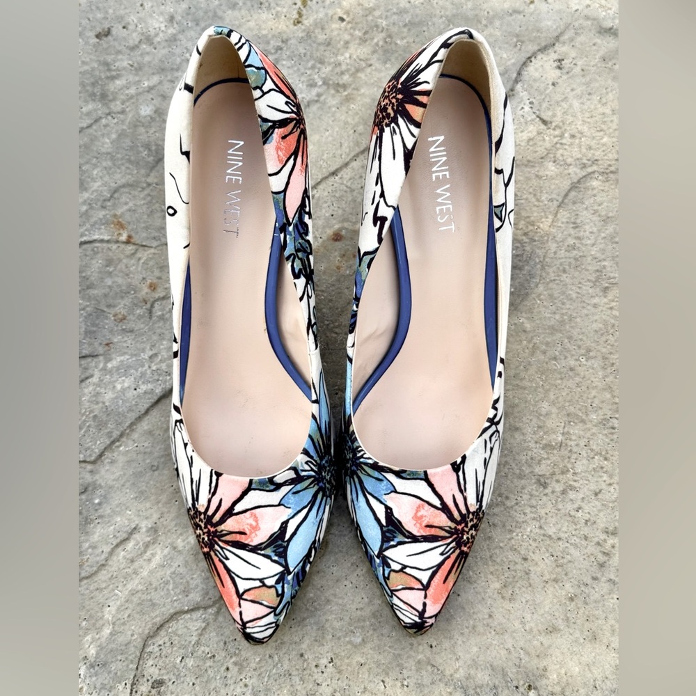 Nine West flower pumps size 7.5 M